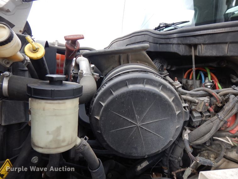 image for item GK9546 2012 International 7300  bucket truck