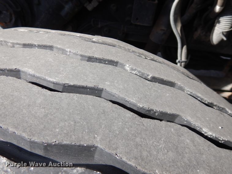 image for item GK9546 2012 International 7300  bucket truck