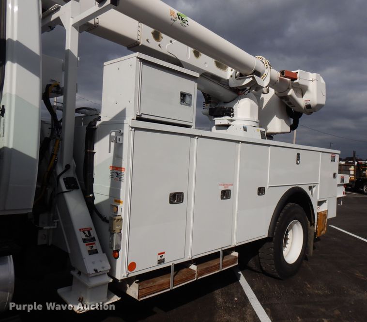 image for item GK9546 2012 International 7300  bucket truck