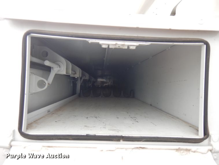 image for item GK9546 2012 International 7300  bucket truck