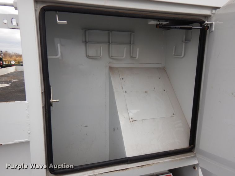 image for item GK9546 2012 International 7300  bucket truck