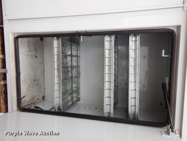 image for item GK9546 2012 International 7300  bucket truck