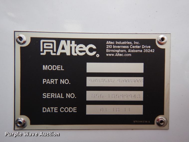 image for item GK9546 2012 International 7300  bucket truck