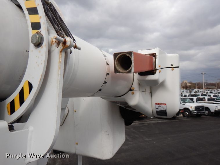 image for item GK9546 2012 International 7300  bucket truck