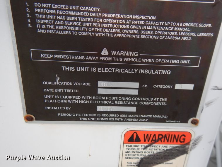 image for item GK9546 2012 International 7300  bucket truck