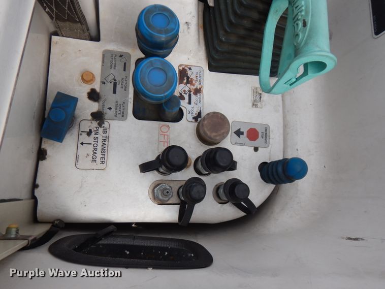 image for item GK9546 2012 International 7300  bucket truck