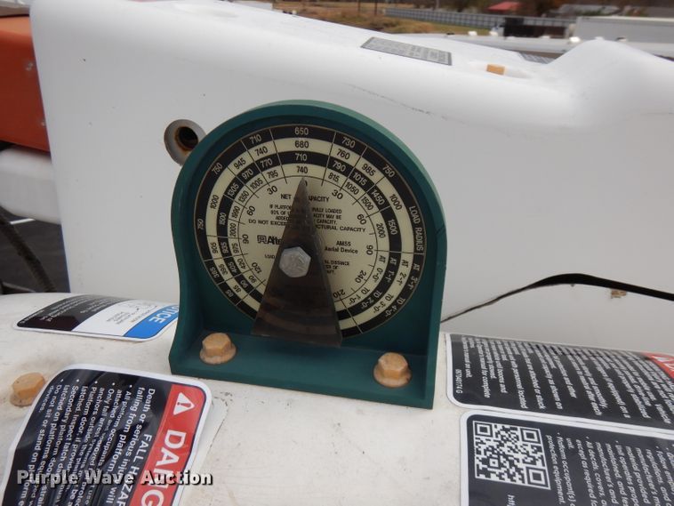 image for item GK9546 2012 International 7300  bucket truck