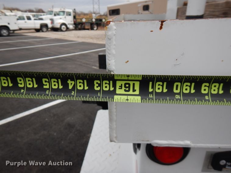 image for item GK9546 2012 International 7300  bucket truck