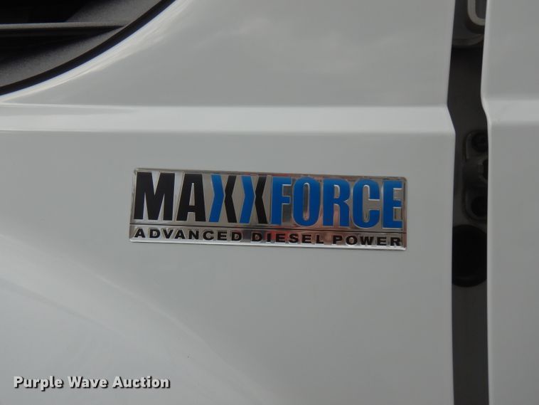 image for item GK9546 2012 International 7300  bucket truck