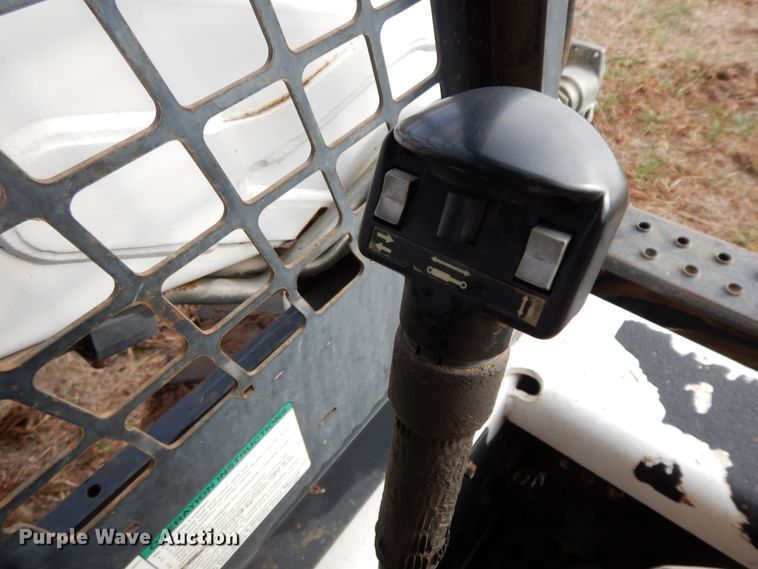 image for item GK9553 2005 Bobcat S185  skid steer loader