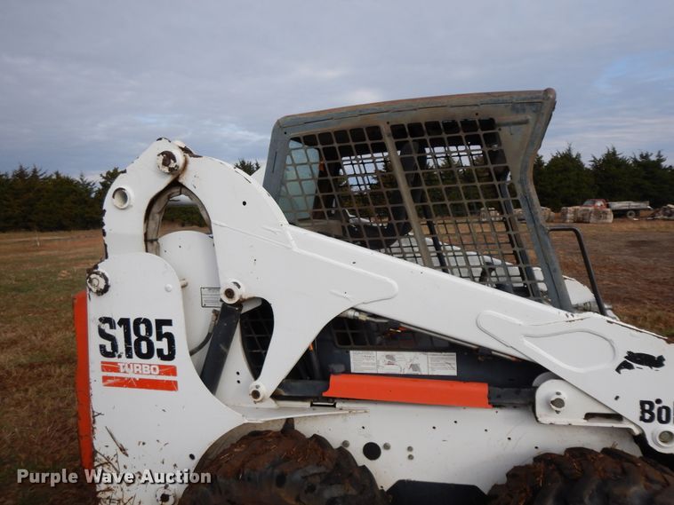 image for item GK9553 2005 Bobcat S185  skid steer loader