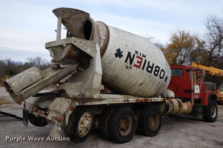 image for item GK9555 1993 Ford L8000  ready mix truck