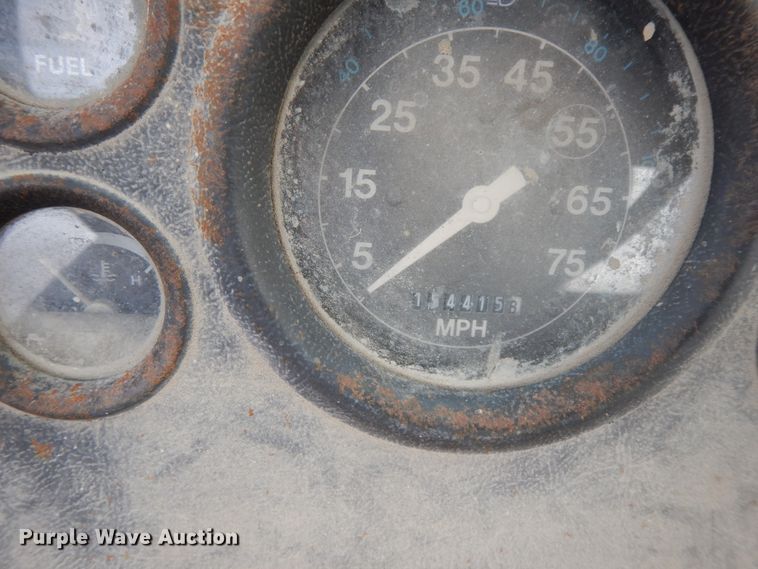 image for item GK9555 1993 Ford L8000  ready mix truck