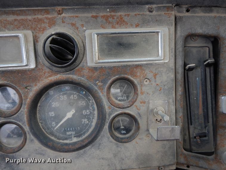 image for item GK9555 1993 Ford L8000  ready mix truck