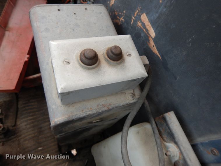 image for item GK9555 1993 Ford L8000  ready mix truck