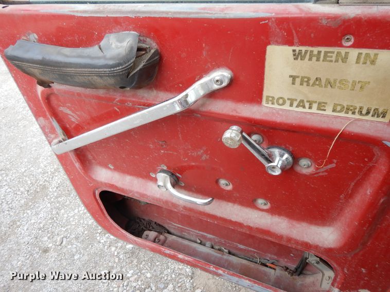 image for item GK9555 1993 Ford L8000  ready mix truck