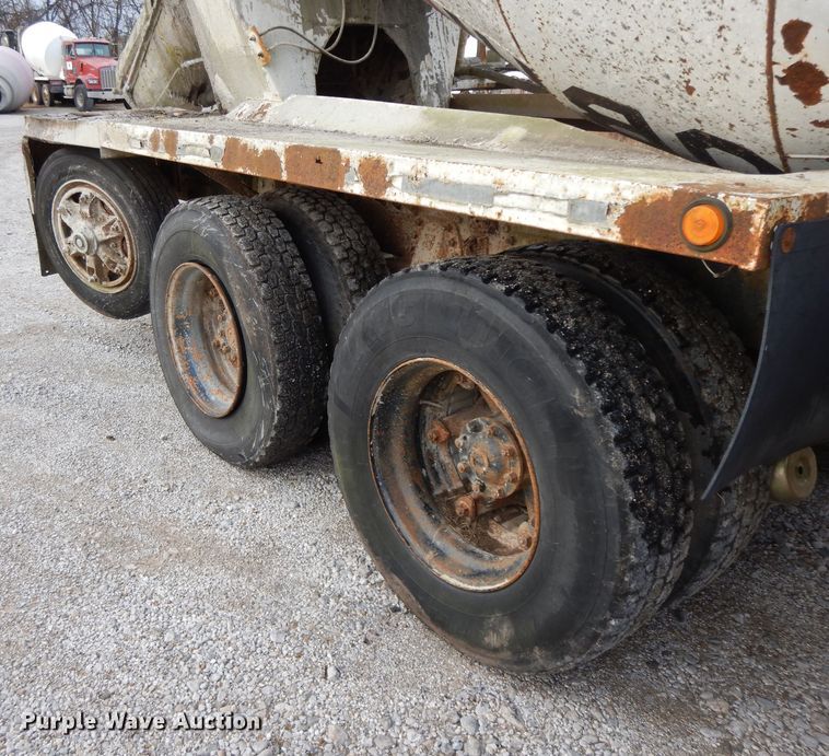 image for item GK9555 1993 Ford L8000  ready mix truck