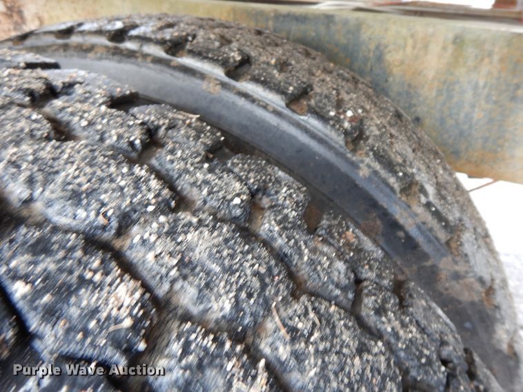 image for item GK9555 1993 Ford L8000  ready mix truck