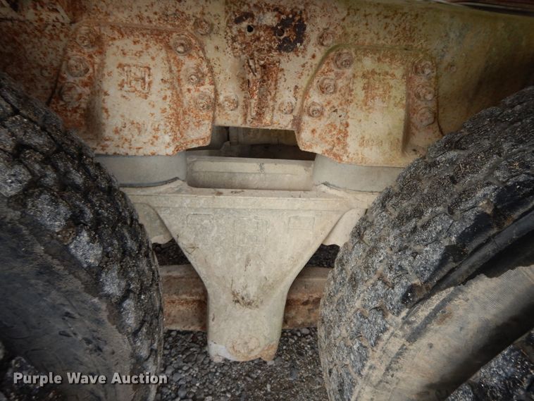 image for item GK9555 1993 Ford L8000  ready mix truck