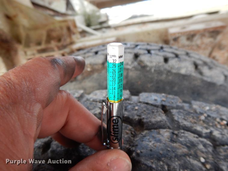 image for item GK9555 1993 Ford L8000  ready mix truck