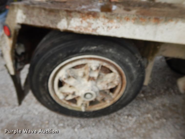 image for item GK9555 1993 Ford L8000  ready mix truck