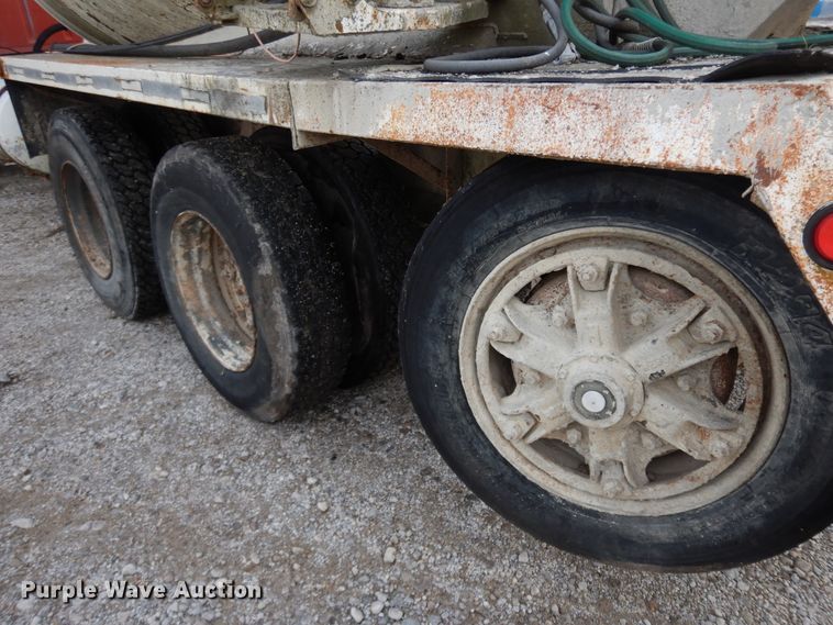 image for item GK9555 1993 Ford L8000  ready mix truck