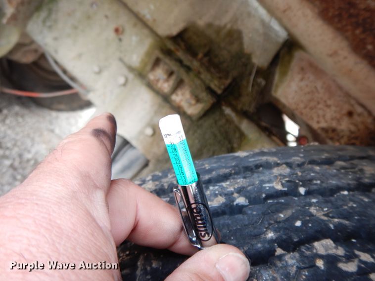 image for item GK9555 1993 Ford L8000  ready mix truck