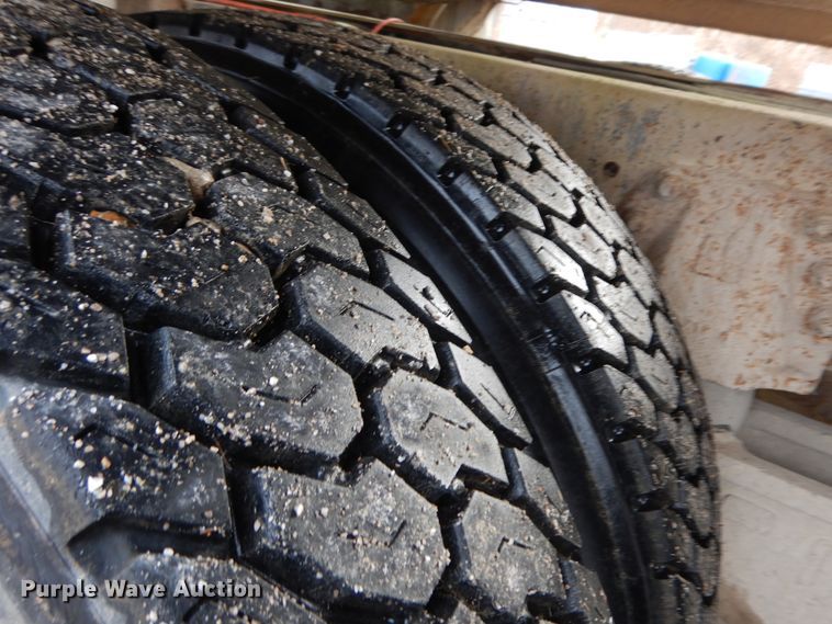 image for item GK9555 1993 Ford L8000  ready mix truck