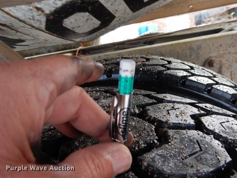 image for item GK9555 1993 Ford L8000  ready mix truck