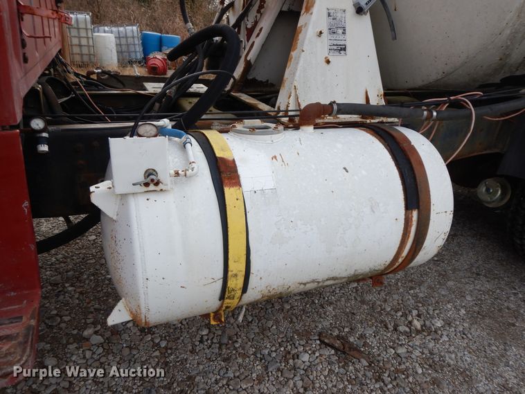 image for item GK9555 1993 Ford L8000  ready mix truck