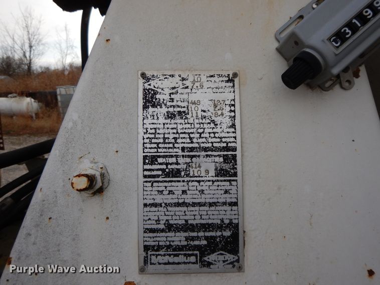 image for item GK9555 1993 Ford L8000  ready mix truck