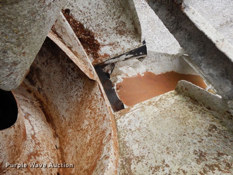 image for item GK9555 1993 Ford L8000  ready mix truck