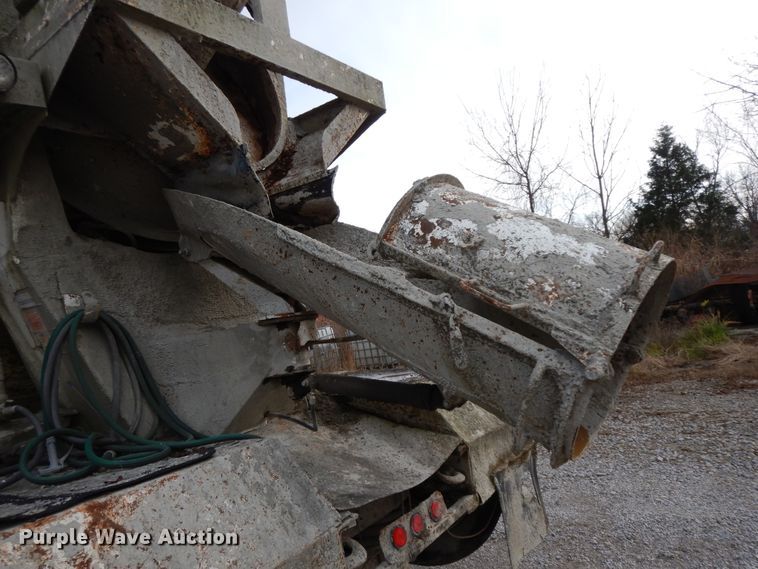 image for item GK9555 1993 Ford L8000  ready mix truck