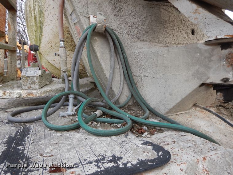 image for item GK9555 1993 Ford L8000  ready mix truck