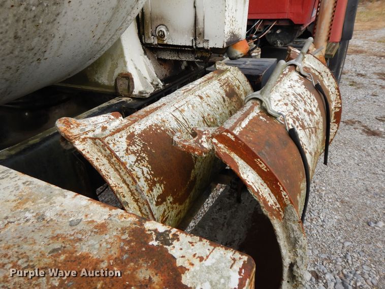 image for item GK9555 1993 Ford L8000  ready mix truck