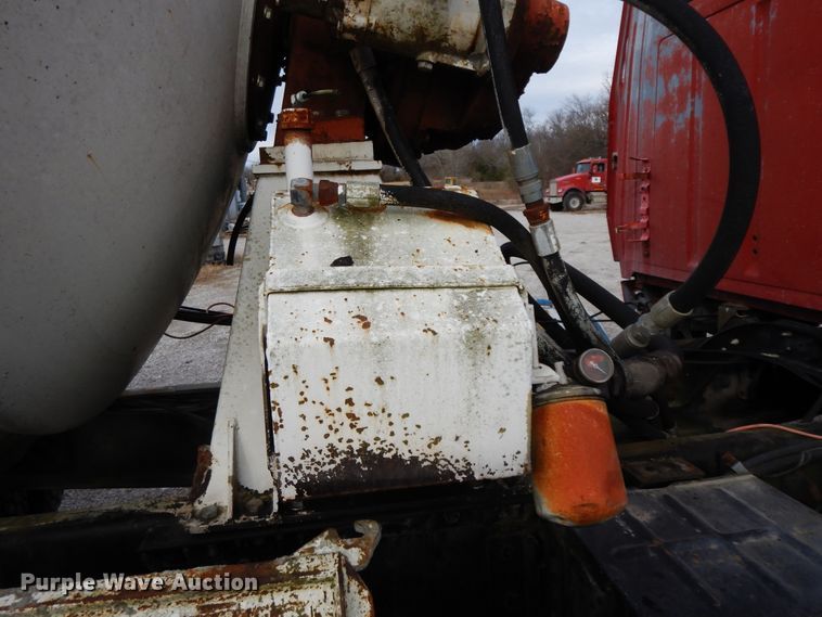 image for item GK9555 1993 Ford L8000  ready mix truck