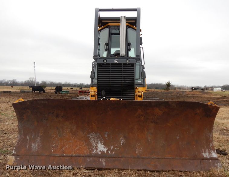 image for item GK9589 2011 John Deere 700J XLT  dozer