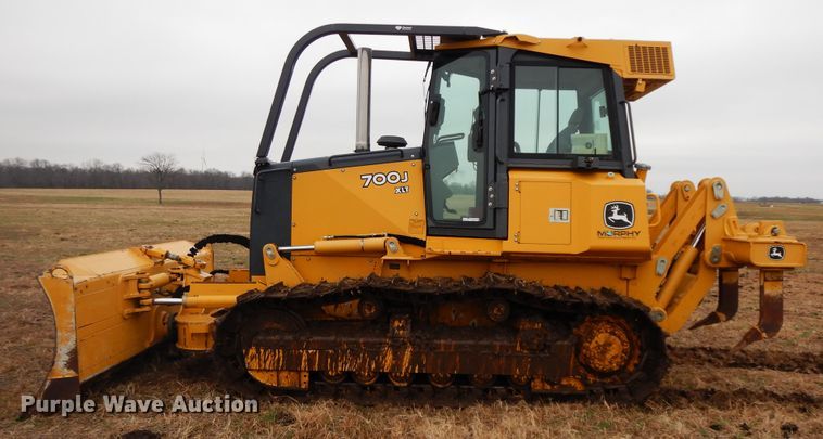 image for item GK9589 2011 John Deere 700J XLT  dozer