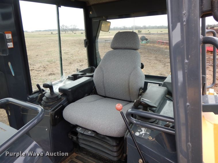 image for item GK9589 2011 John Deere 700J XLT  dozer