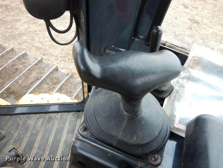 image for item GK9589 2011 John Deere 700J XLT  dozer