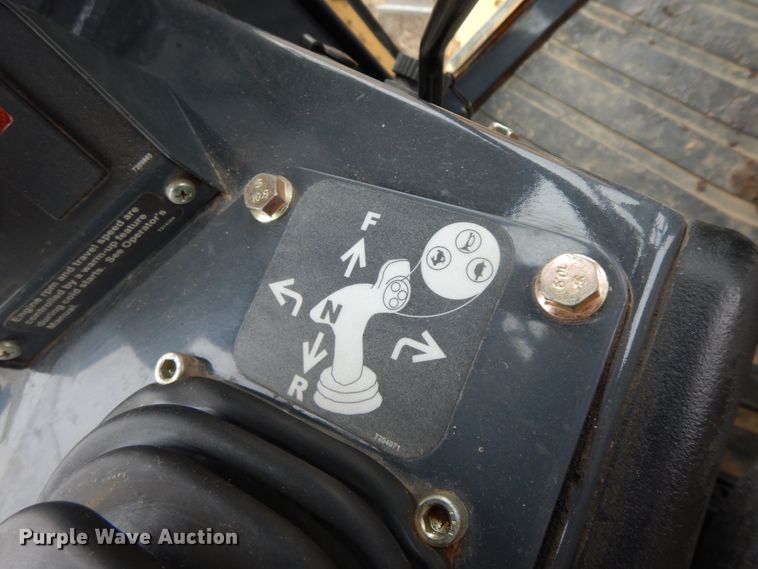 image for item GK9589 2011 John Deere 700J XLT  dozer