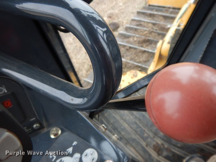 image for item GK9589 2011 John Deere 700J XLT  dozer