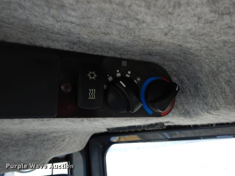 image for item GK9589 2011 John Deere 700J XLT  dozer