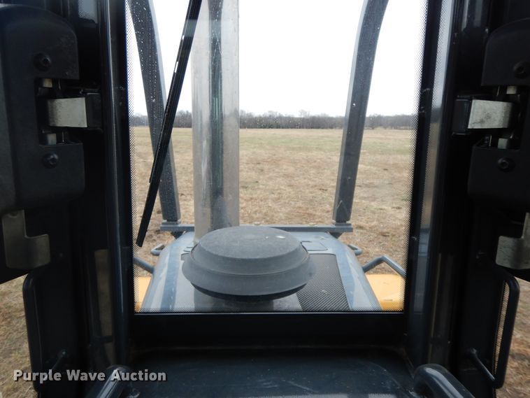 image for item GK9589 2011 John Deere 700J XLT  dozer