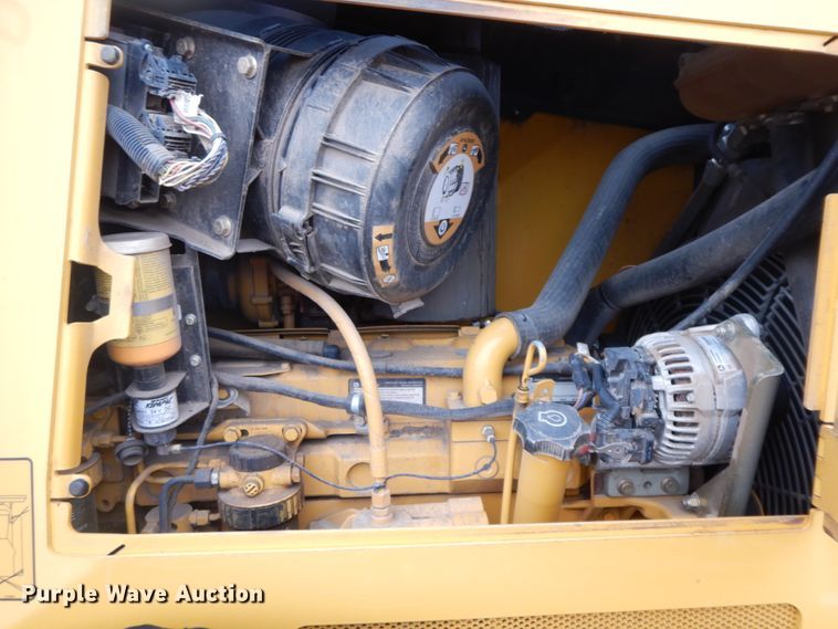 image for item GK9589 2011 John Deere 700J XLT  dozer