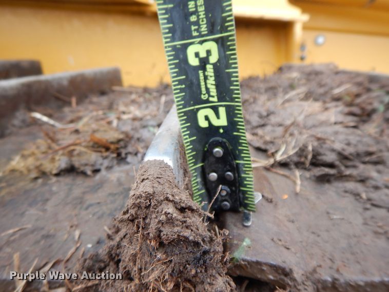 image for item GK9589 2011 John Deere 700J XLT  dozer