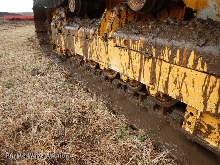 image for item GK9589 2011 John Deere 700J XLT  dozer