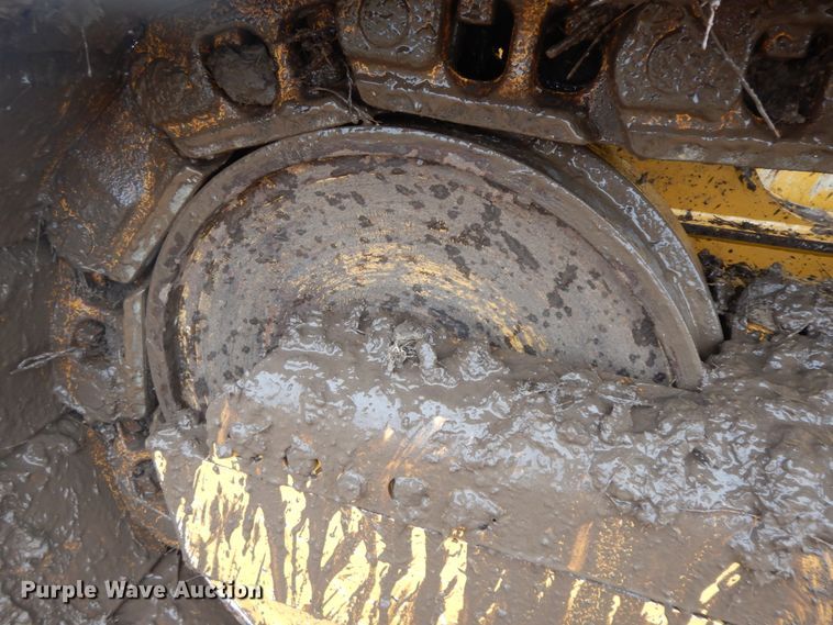 image for item GK9589 2011 John Deere 700J XLT  dozer