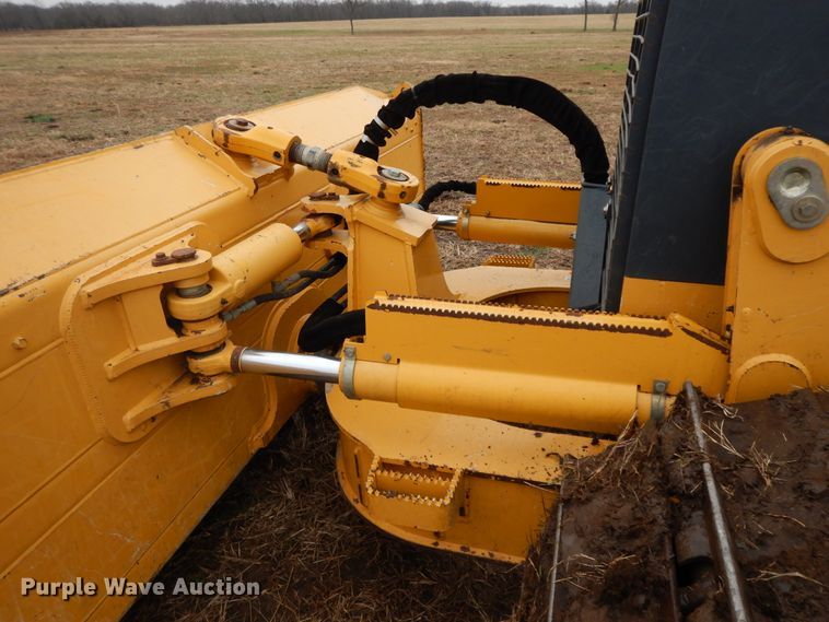 image for item GK9589 2011 John Deere 700J XLT  dozer