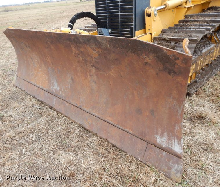 image for item GK9589 2011 John Deere 700J XLT  dozer